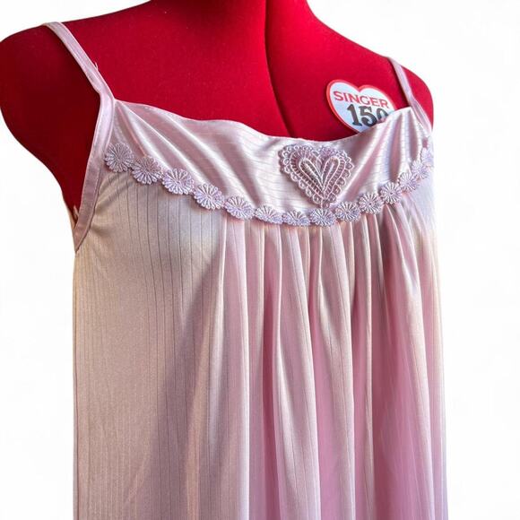 Baby pink long nightgown - Picture 1 of 5